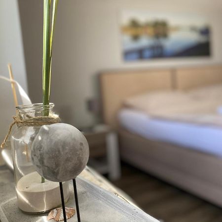 Zum Alten Faehrhaus - Bed & Breakfast Wrohm エクステリア 写真