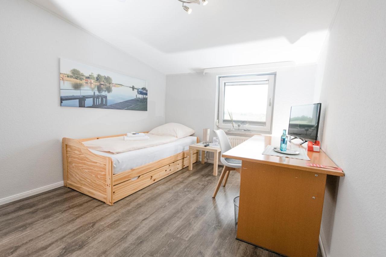 Zum Alten Faehrhaus - Bed & Breakfast Wrohm エクステリア 写真